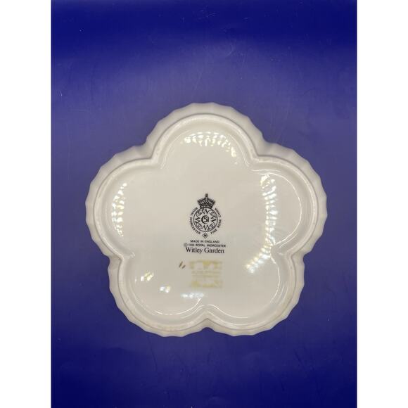 Vintage Royal Worcester Witley Garden Fine Bone China scalloped Dish - Picture 10 of 12